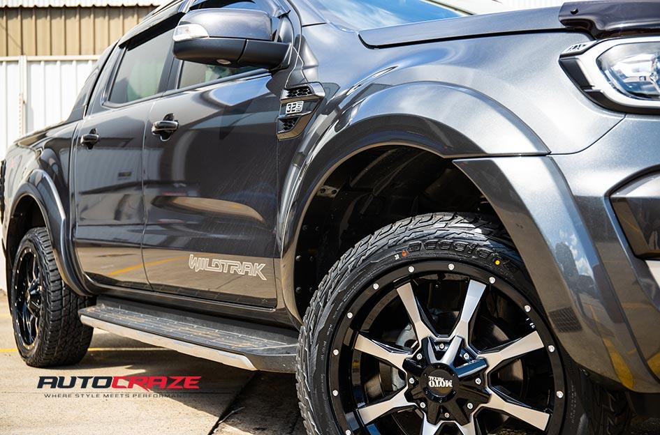 FORD RANGER MO995 GLOSS BLACK MACHINED